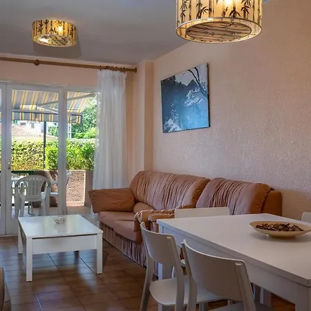 At253 Ground Floor With Pool Next To The